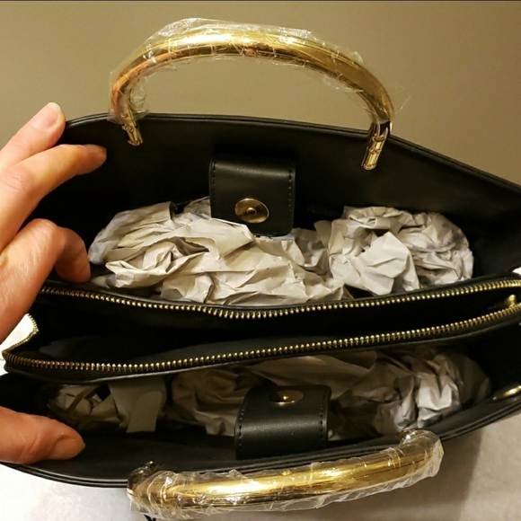 BCBG purse/ handbag - Picture 4 of 8